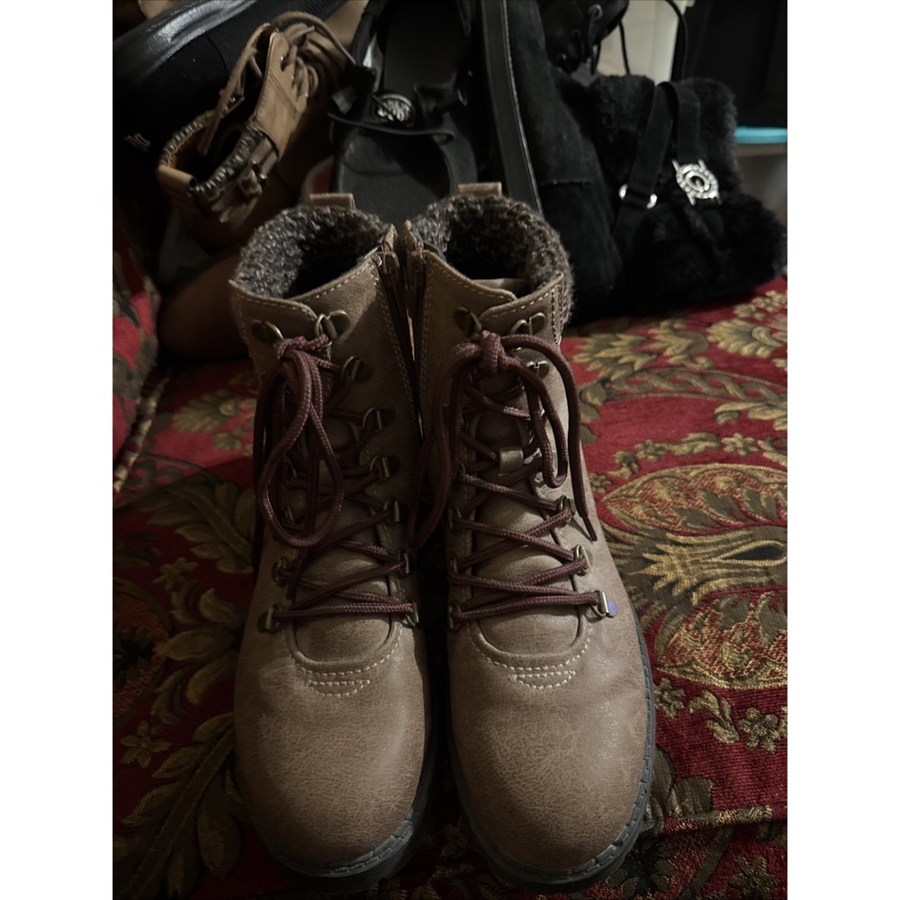 Women's Hiking Boots ~ Brown ~ Size 8.5 ~ Worn Once